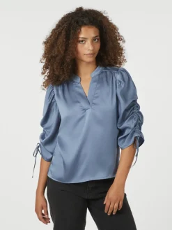 Clearance Alvira Drapy Satin Bluse, , 40 Dame Bluser & Skjorter