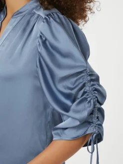 Clearance Alvira Drapy Satin Bluse, , 40 Dame Bluser & Skjorter
