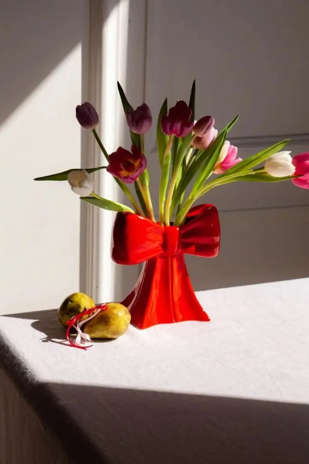 Hot Bow Vase. Vaser & Urtepotteskjulere