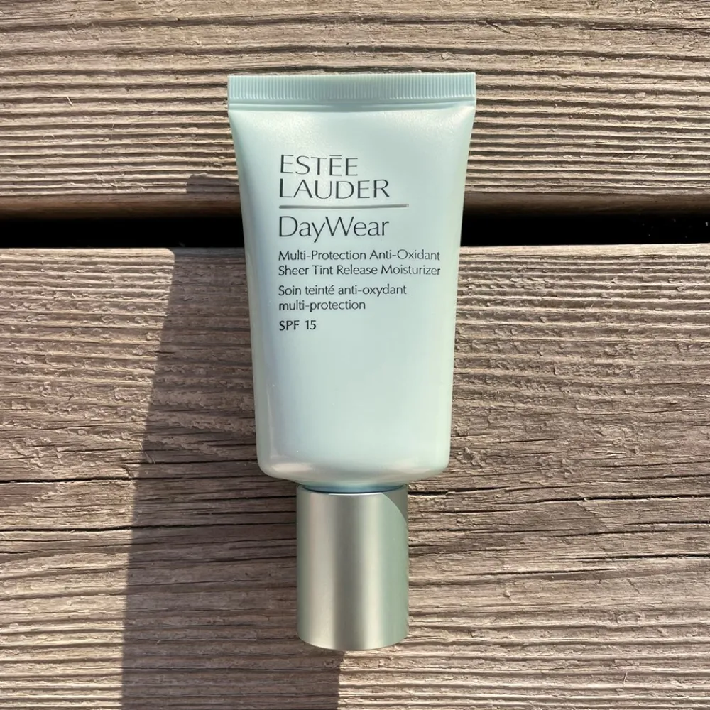 Estée Lauder DayWear Sheer Tint SPF 15 Moisturizer Creme, 50 ml- Ansigt|Ansigtspleje