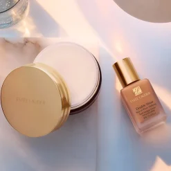 New Double Wear Stay-In-Place SPF 10 Foundation, Ansigt