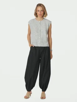 New Everest Knit Vest, , 40 Dame Veste