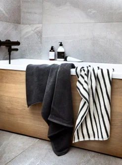 Høie Everyday Stripe Håndklæde, , 70x140 cm- Håndklæder & Vaskeklude