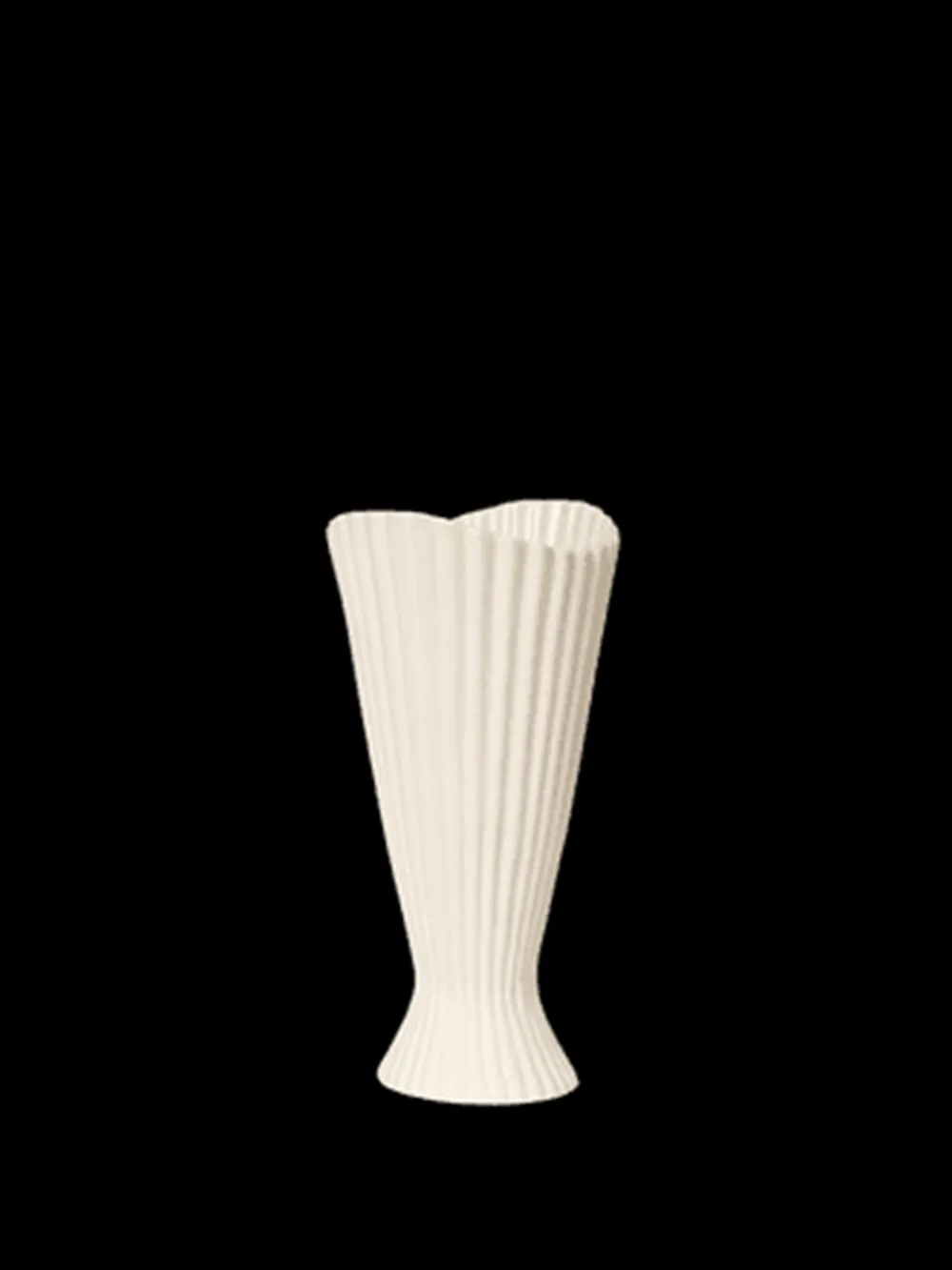 Fountain Vase, Vaser & Urtepotteskjulere