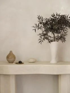 Fountain Vase, Vaser & Urtepotteskjulere