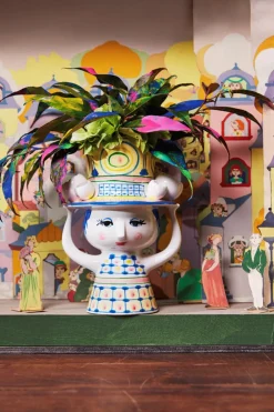 Discount Lady With Hat Vase Vaser & Urtepotteskjulere