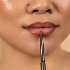 Online Lip Liner, Læber