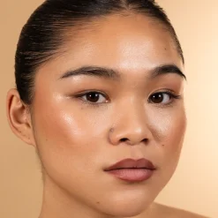 Online Lip Liner, Læber