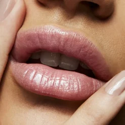 Hot Lipglass, Makeup