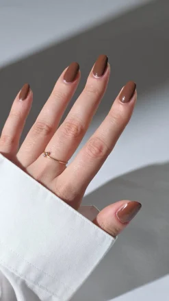 Hot L’Oxygéné Nail Polish, Negle