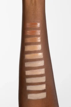 Minerals Pigments Serum Foundation, Ansigt