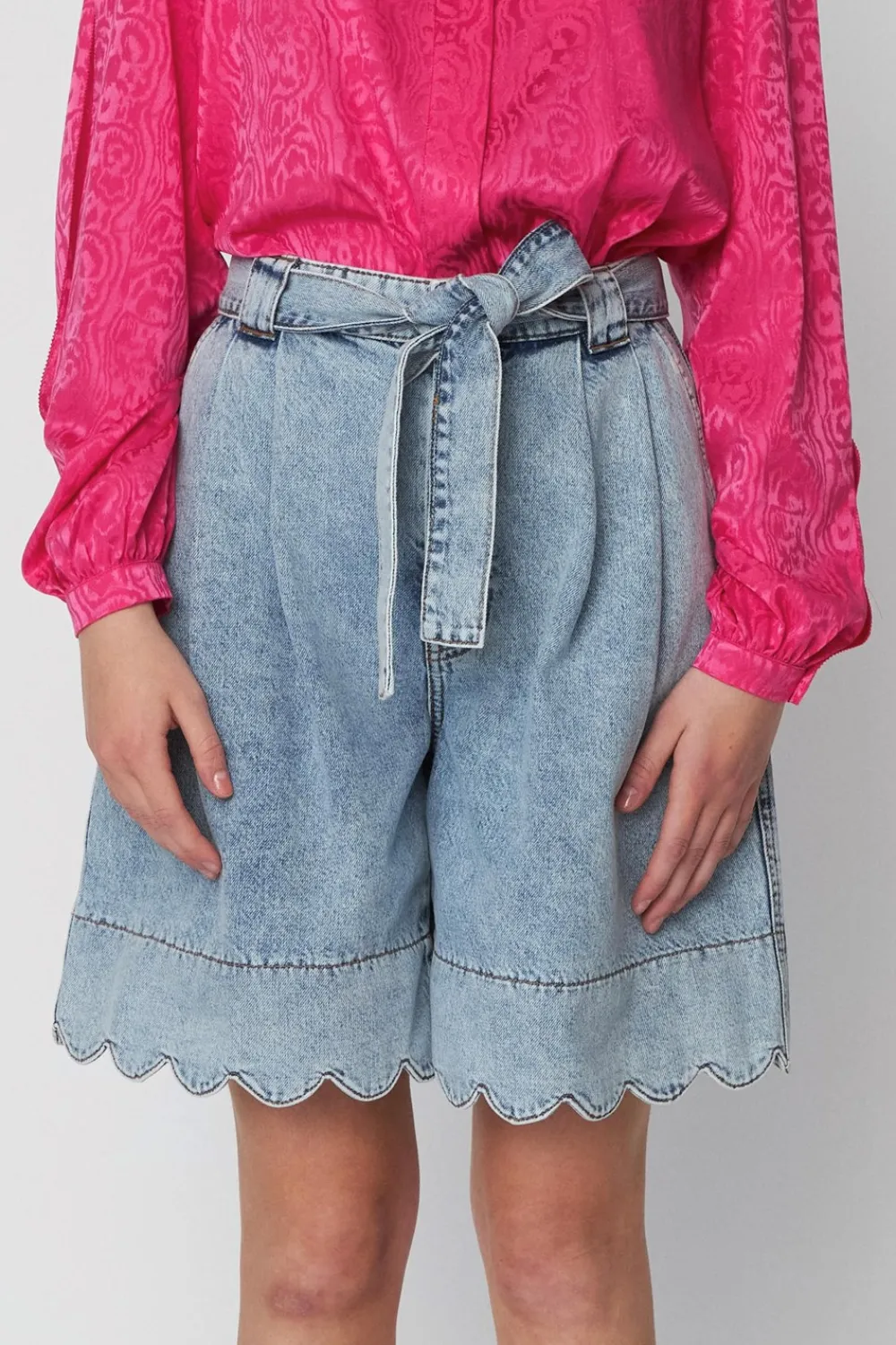 Stella Nova Moon Washed Denim Shorts, , 34-Dame Shorts