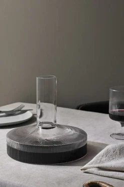 ferm LIVING Ripple Vinkaraffel, , 1 L- Kander & Karafler