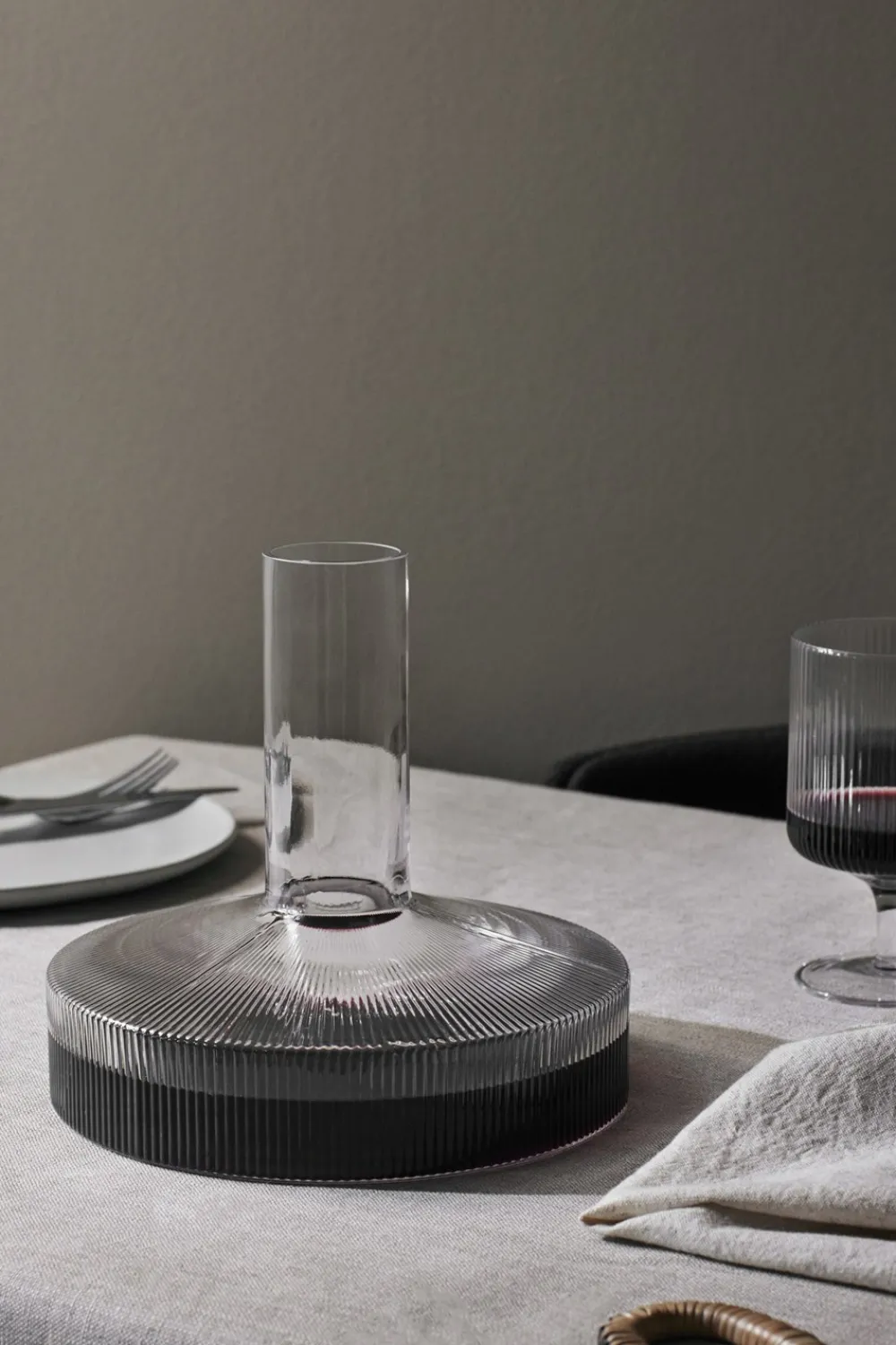 ferm LIVING Ripple Vinkaraffel, , 1 L- Kander & Karafler