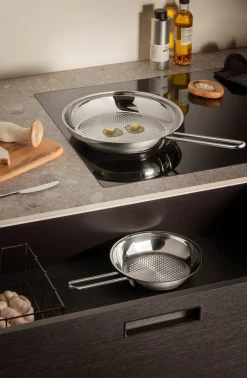Eva Trio Stainless Steel Honeycomb Stegepande, Ø20 cm- Køkken|Gryder & Pander